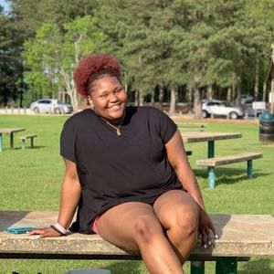 Meet your Posher, Denaishya